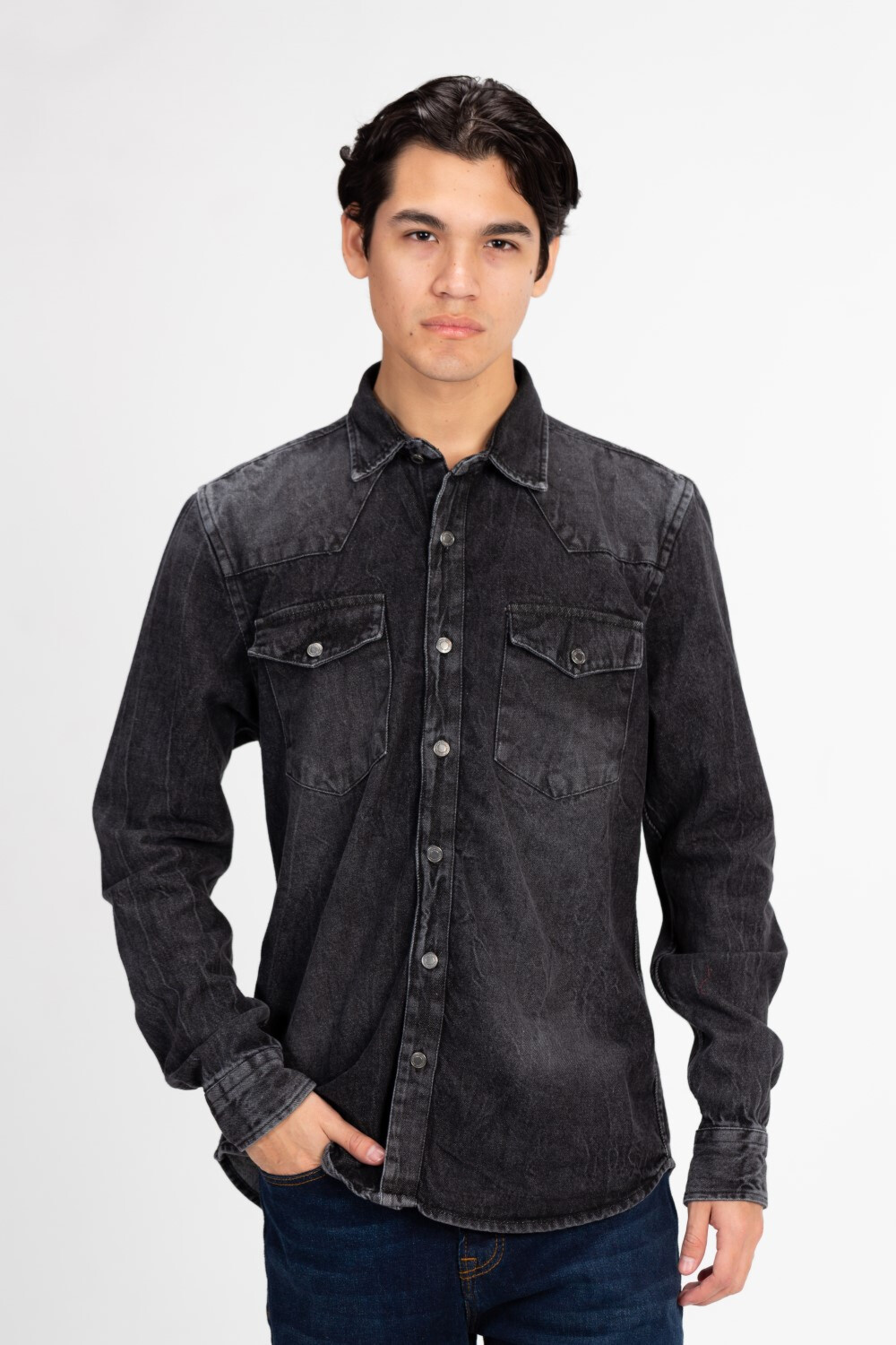 Men's Long Sleeved Denim Shirt With Front Pockets