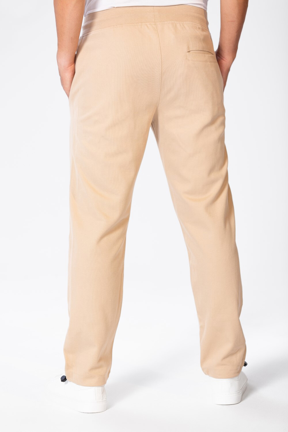 Men's Oversize Joggers with Drawstring Closure and Pockets 