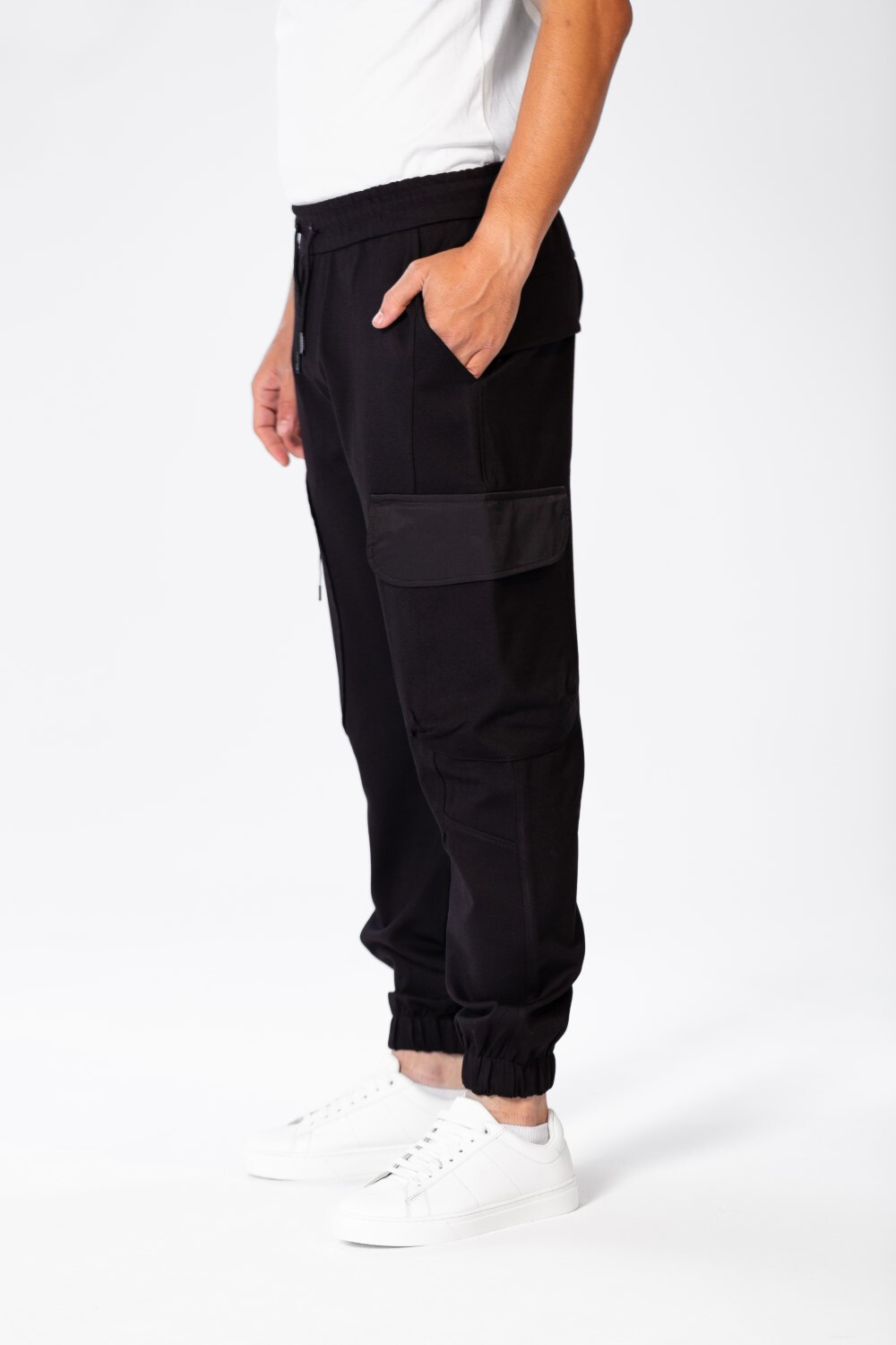 Men's plain Joggers with Drawstring Closure and Pockets