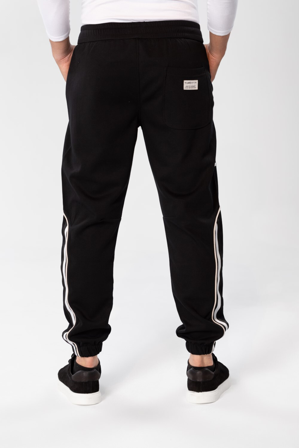 Men's Sports Pants With A Modern Fit And A Text Print On The Side