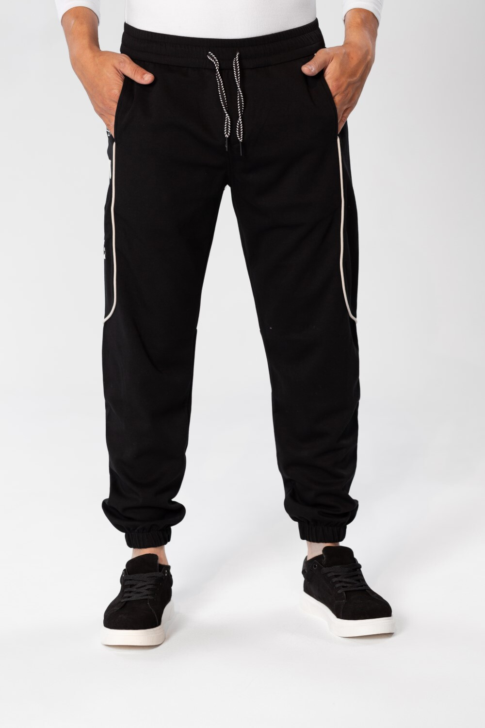Men's Sports Pants With A Modern Fit And A Text Print On The Side