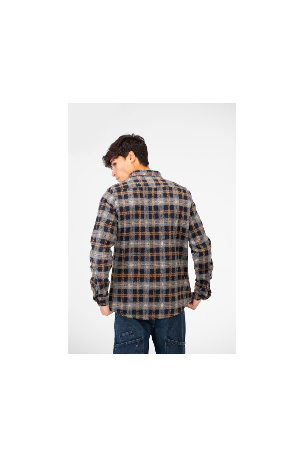 Men's Checked Shirt With Front Pockets And Button Closure