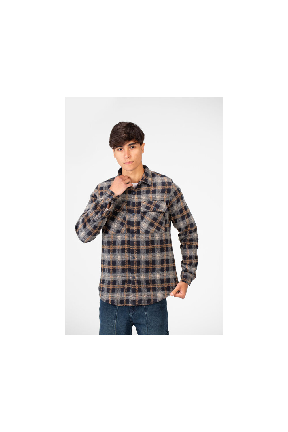 Men's Checked Shirt With Front Pockets And Button Closure