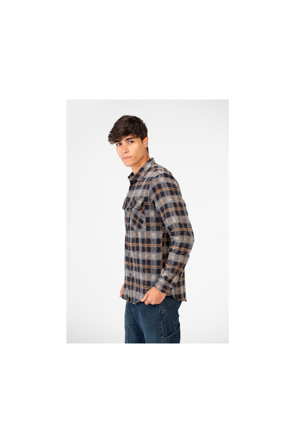 Men's Checked Shirt With Front Pockets And Button Closure