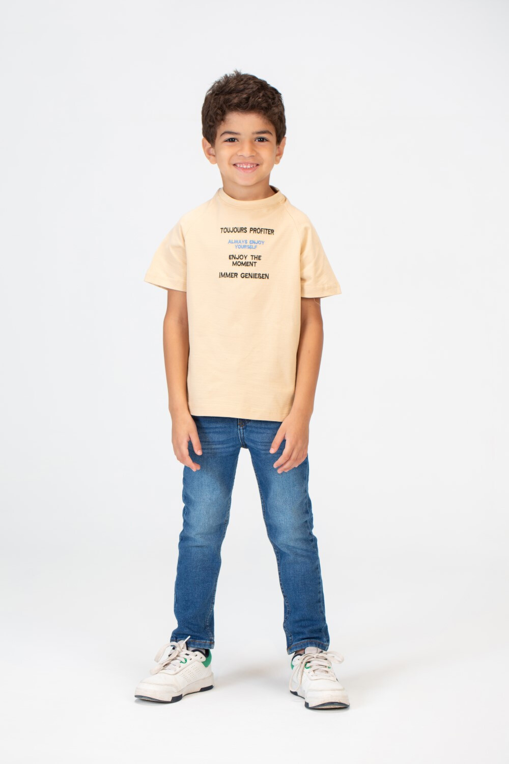 Boys Round Neck T-shirt With Half Sleeves And Front Print