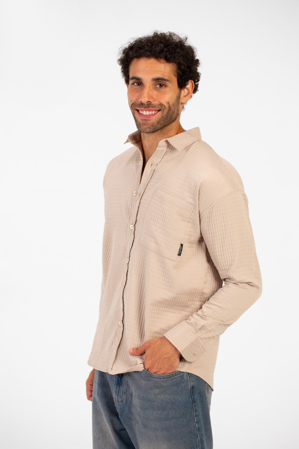 Men's Basic Oversized Shirt With Front Pocket And Long Sleeves